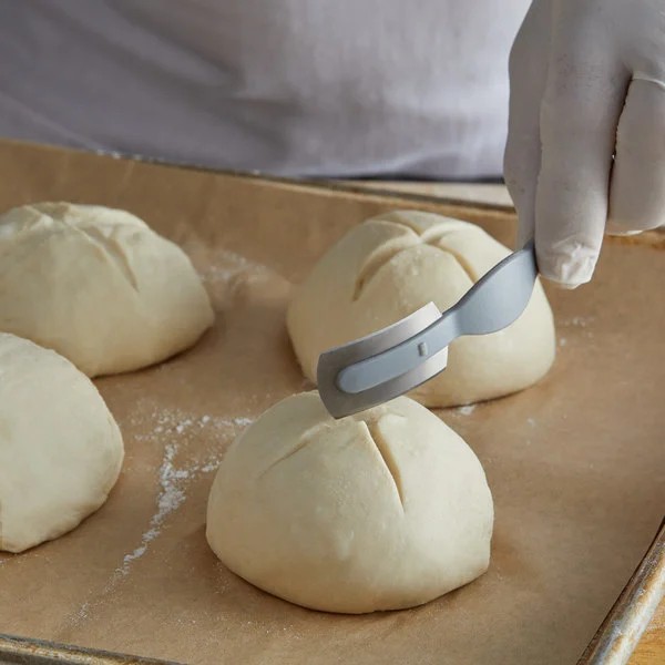 baker blade usage scene